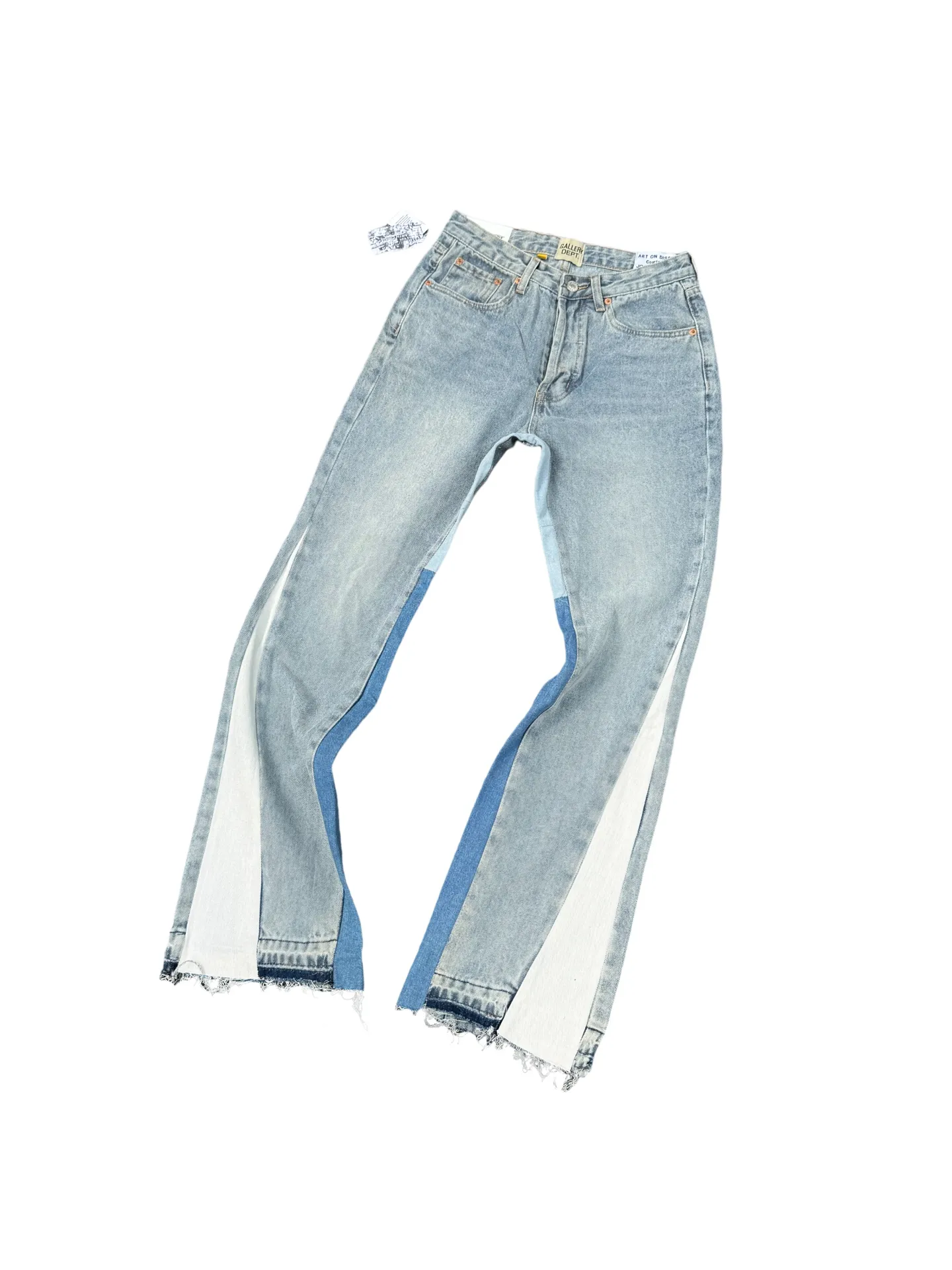 P246💰G11 GALLERY DEPT. Denim bell-bottoms, washed and distressed spliced ​​jeans. GALLERY is attracted by these bell-bottoms. Whether it is a reset of Carhartt or Levis, it creates a strong brand style. Since these pants are modified from rare vintage, the production capacity is limited. Therefore, after many icons wore them, these pants were once hard to find. Later, perhaps due to the improvement of GD's business in the past two years and the expansion of production lines, the brand itself lowered the price, so I can't wait any longer for these pants this year and will definitely buy them. During the process of the denim washing plant, the owner of the washing plant helped introduce a boss who had worked for Levi's foundry and started his own business. This also paved the way for the following styles. Therefore, Levi's remodeled single product for the base plate is really familiar. Whether it is the fabrics supplied or the lathes used in production, there is nothing to choose from. -Color: blue -Size: S-XXL (corresponding to 28-36)